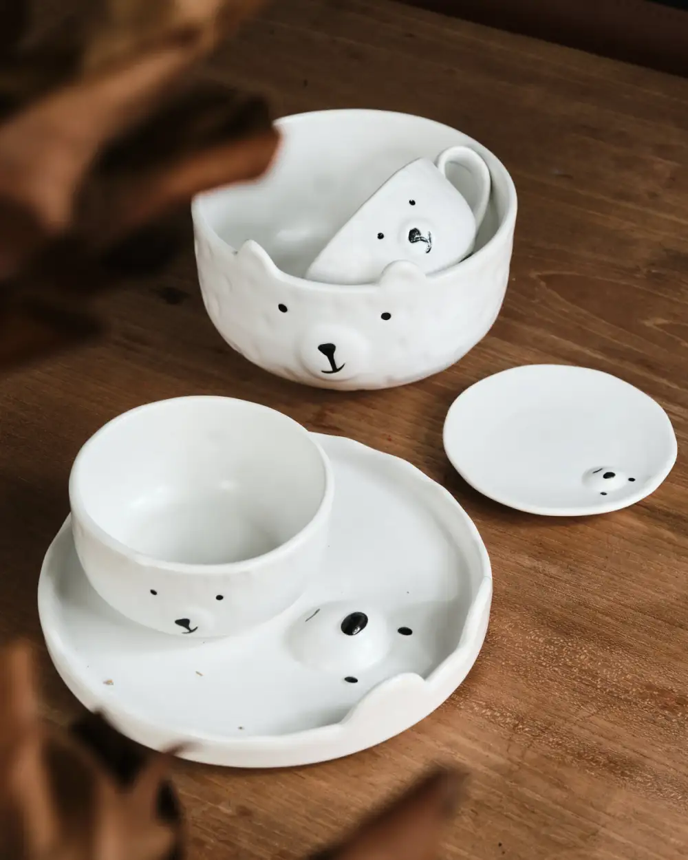 Refined Ceramic Tableware Selection