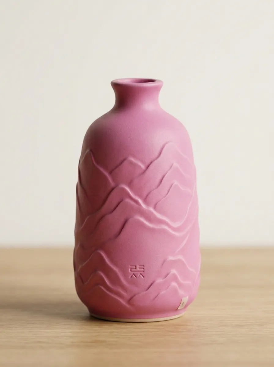 Minimalist Mountain Embossed Ceramic Vase