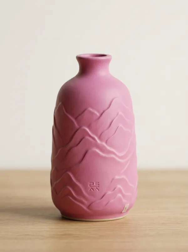 Minimalist Mountain Embossed Ceramic Vase