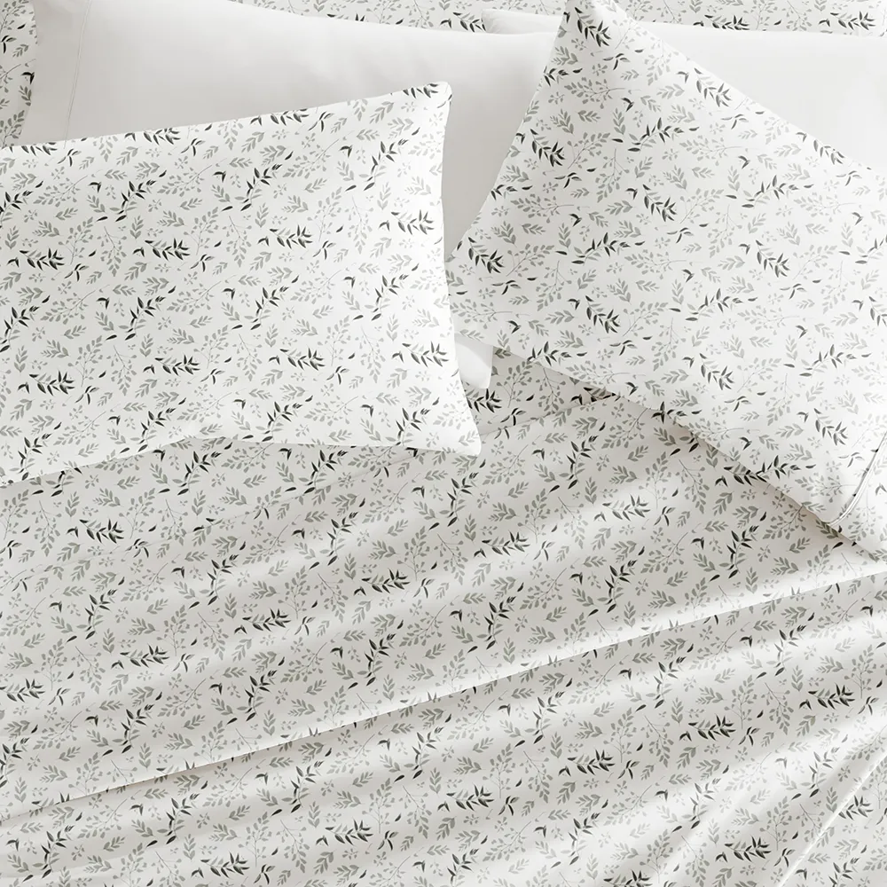 Tossed Foliage Pattern Sheet Set