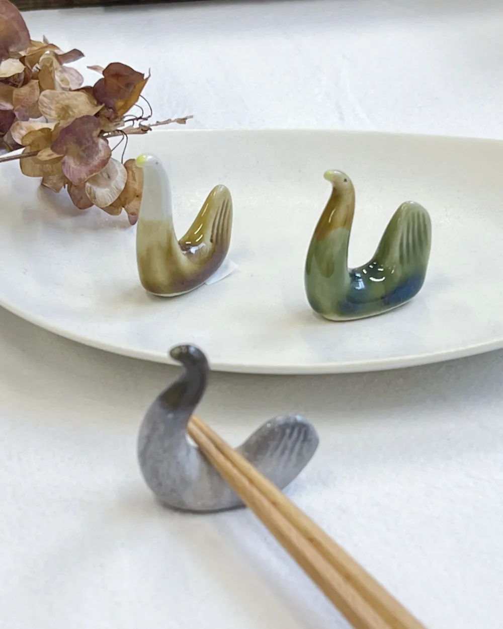 Swan Motif Ceramic Chopstick Rest