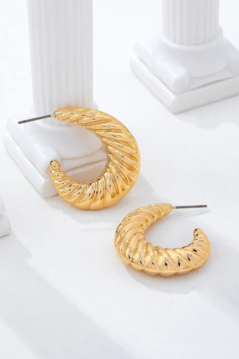 Vintage Inspired Tone Ribbed Croissant