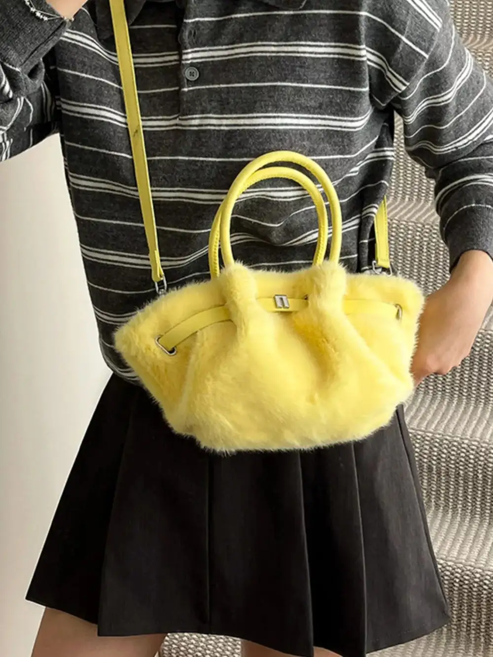 Minimal Finish Crossbody Bag