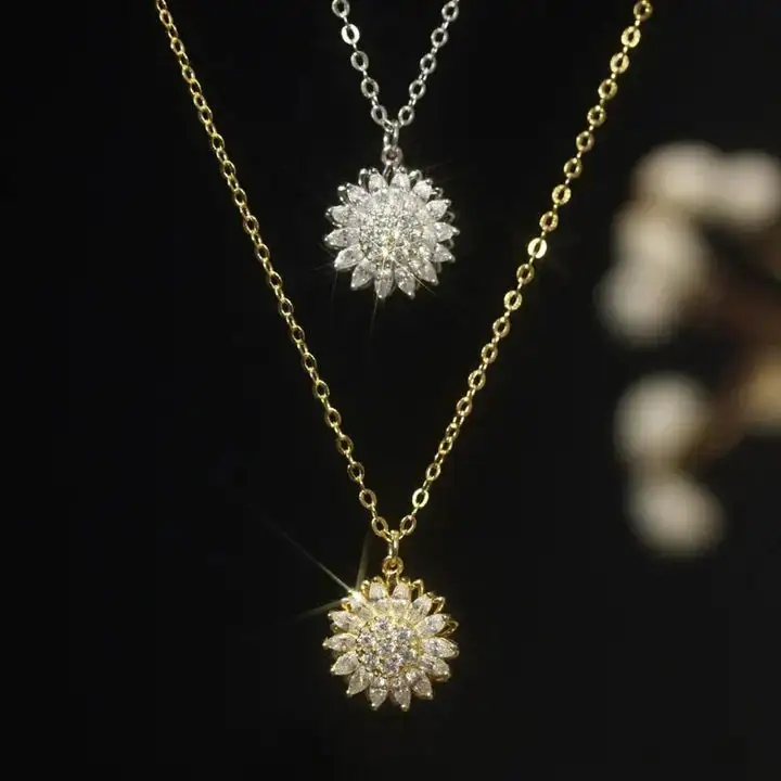 Ribbed Geometric Pendant Necklace