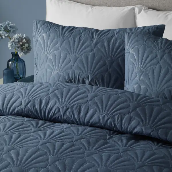 Reversible Plain Microfiber Duvet Cover Set