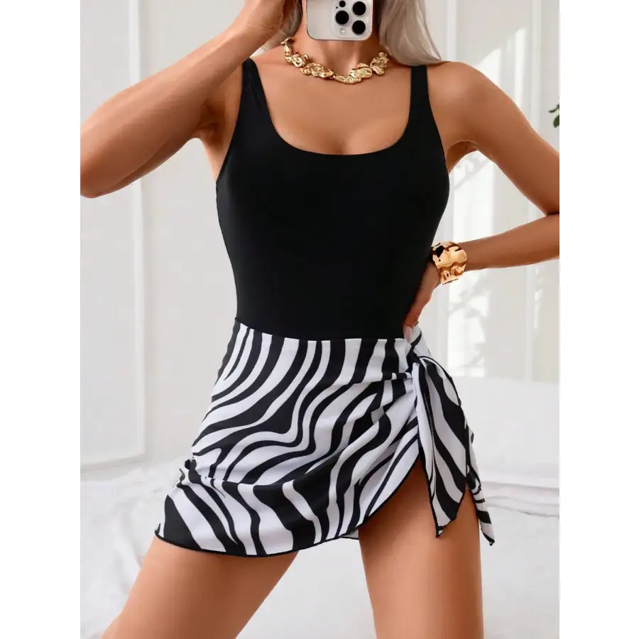 Women's Scoop-Neck Printed Swimsuit