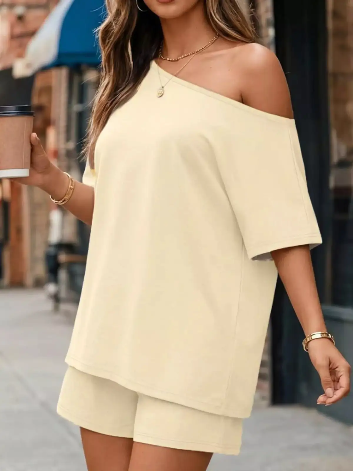 Easygoing Refined Pocketed Top and Shorts Matching Set