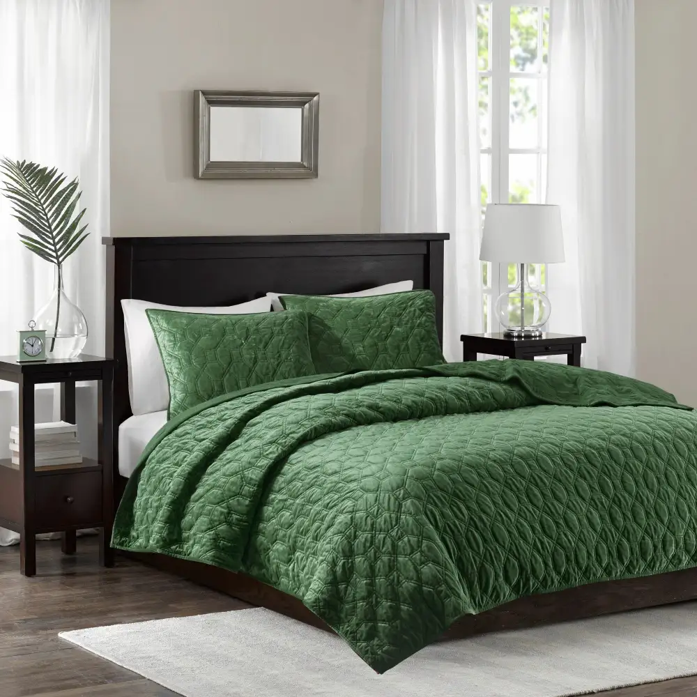 Essential Velvet Quilt Bedding Set