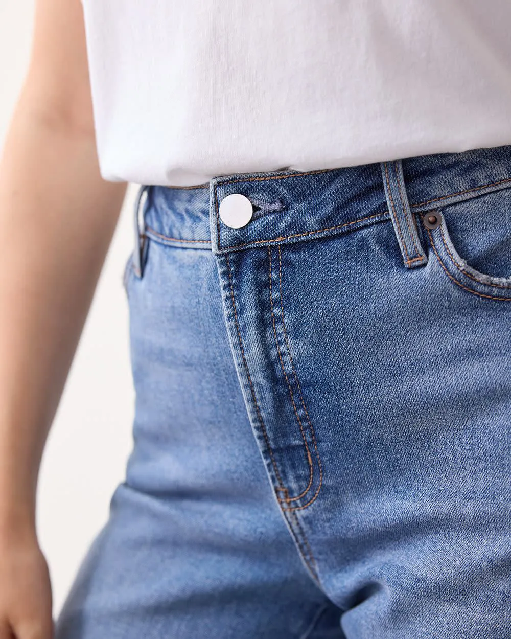 Slim-Leg High-Rise Jean  Vintage - Curvy Fit
