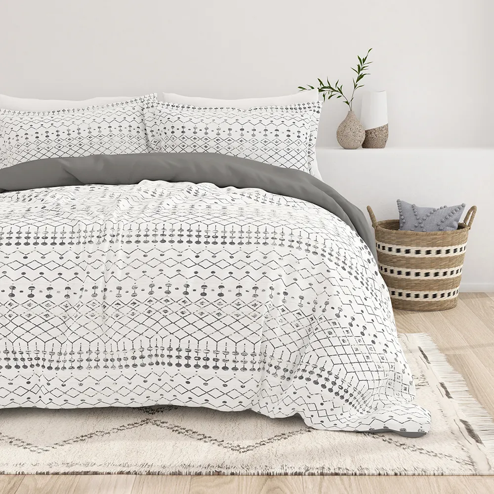 Etched Gate Pattern Reversible Duvet Cover Set