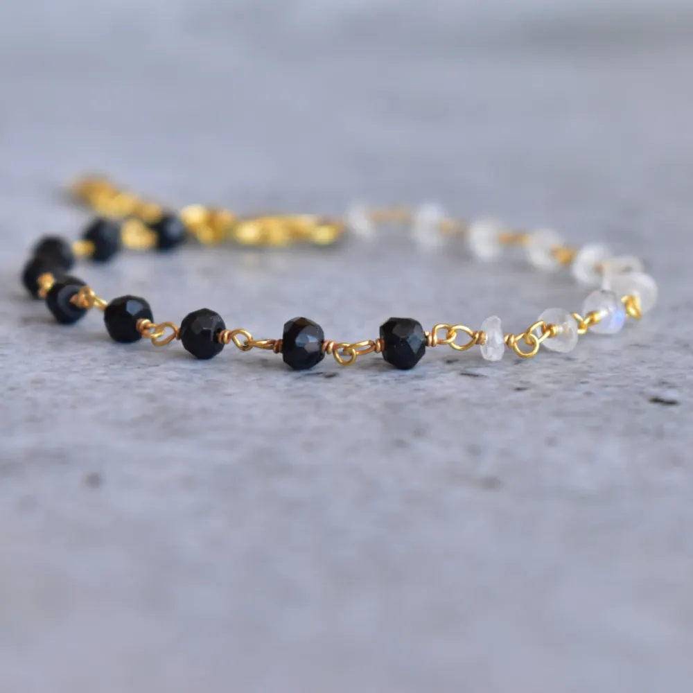 Contrast Onyx Moonstone Bracelet