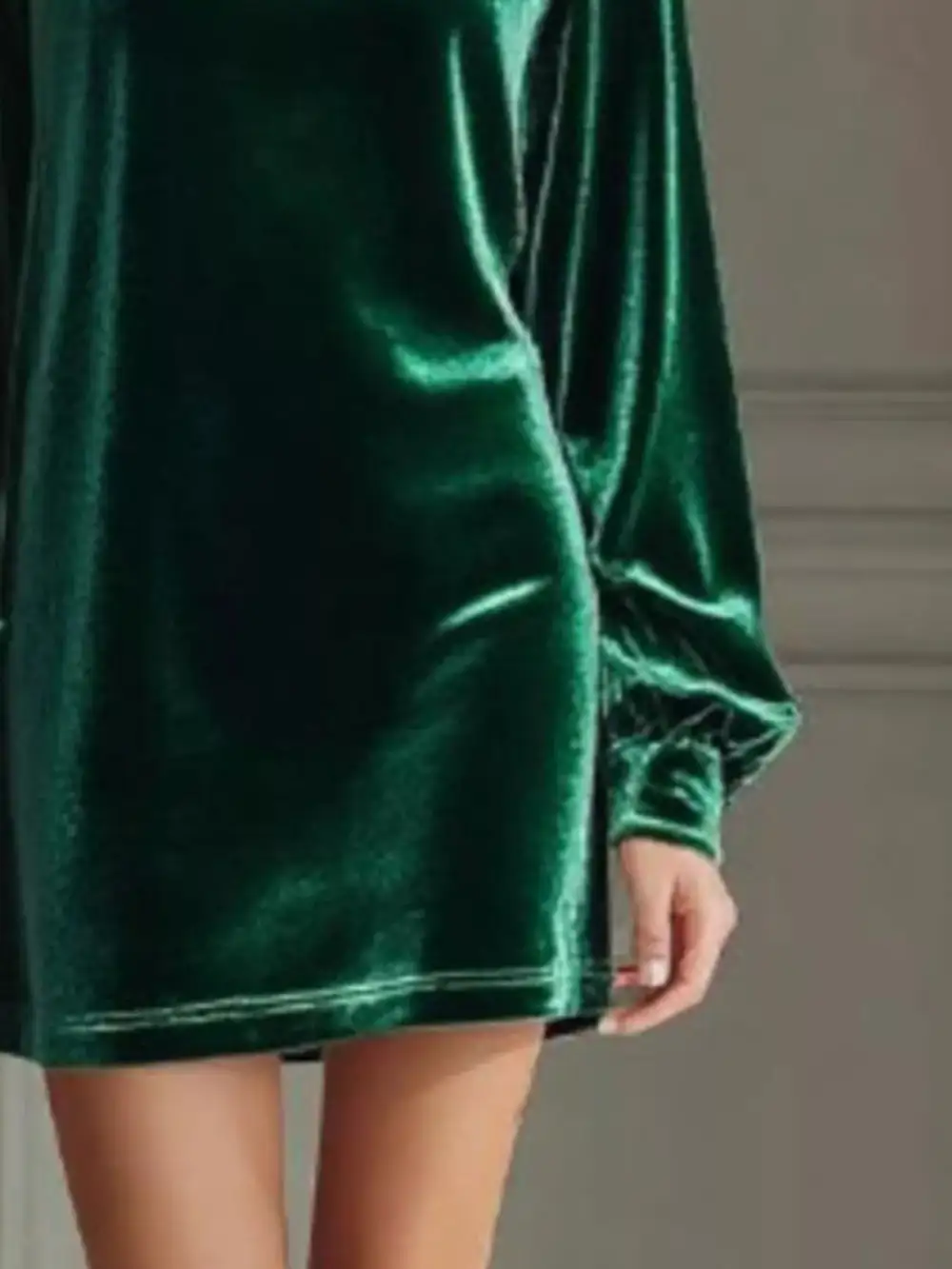 Lightweight Feel Velvet Long Sleeve Mini Dress