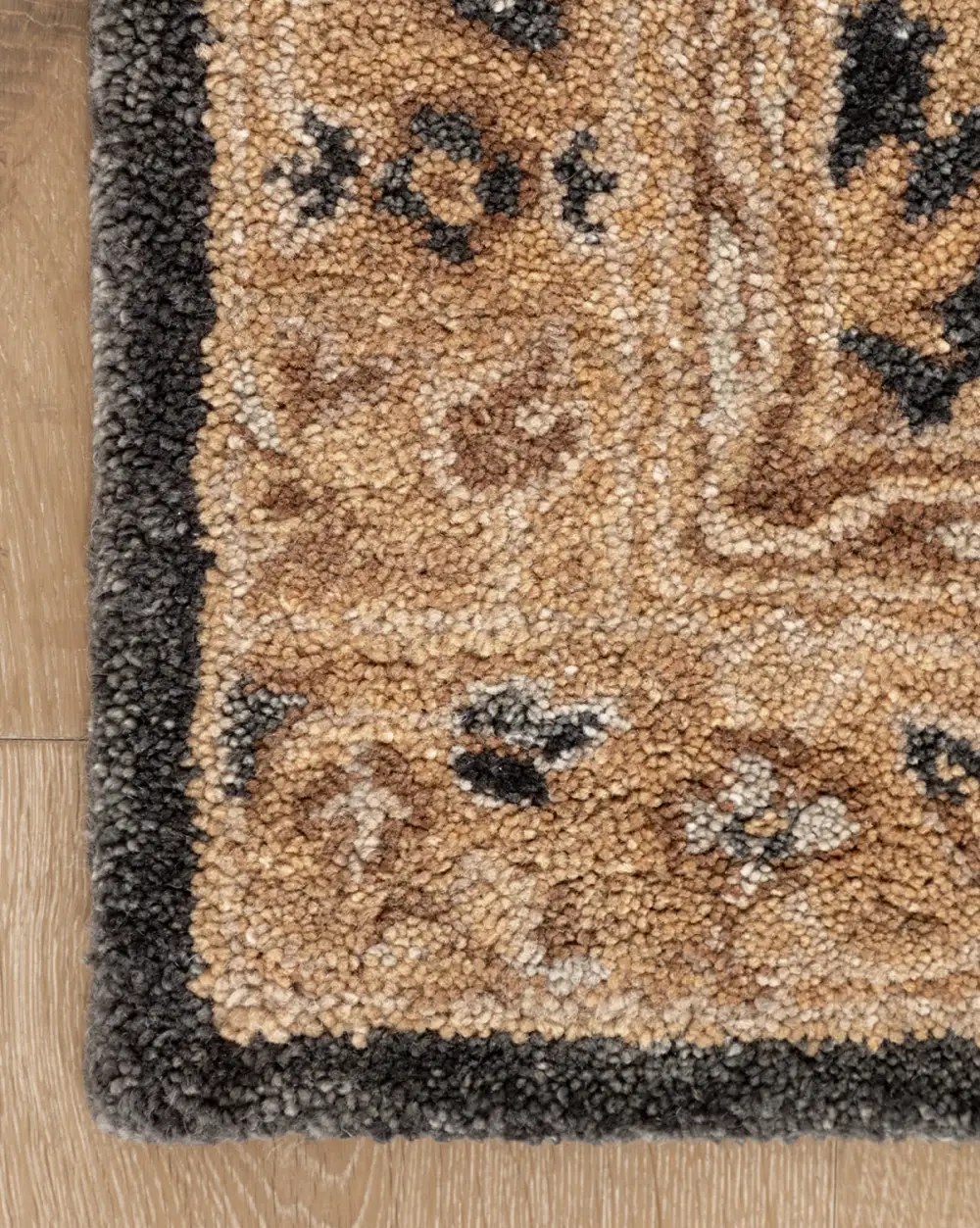 Traditional Hand Tufted Wool Area Rug