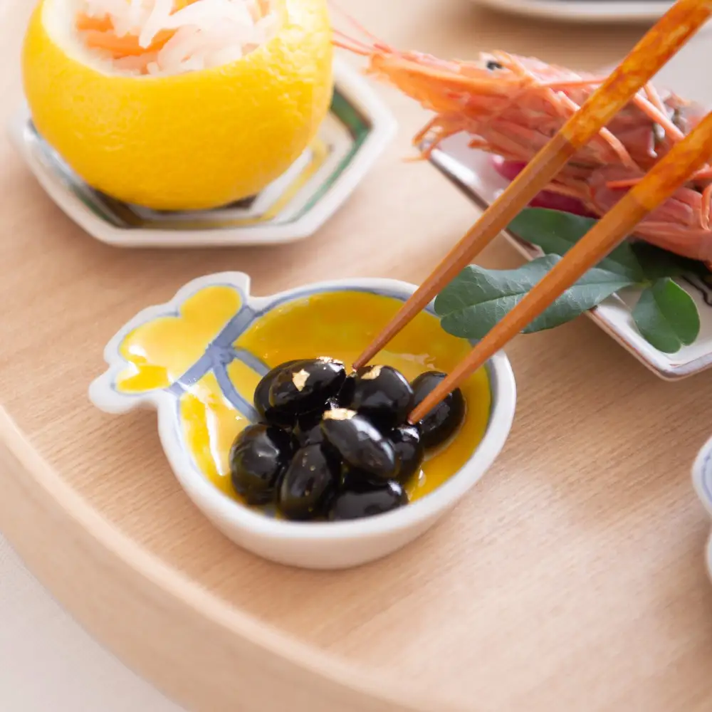 Auspicious-Motif Stoneware Sauce Plate