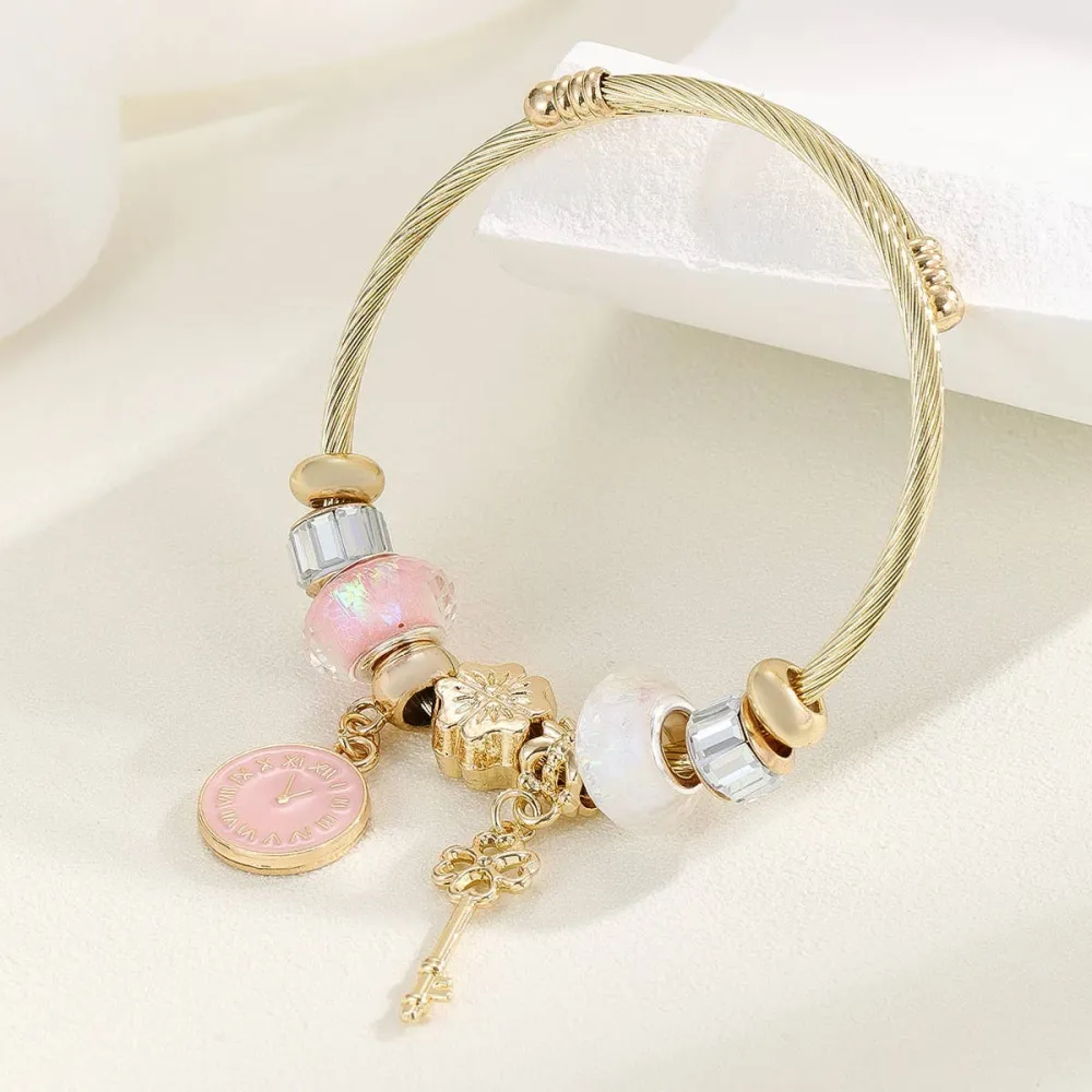 Beaded Floral Pendant Necklace