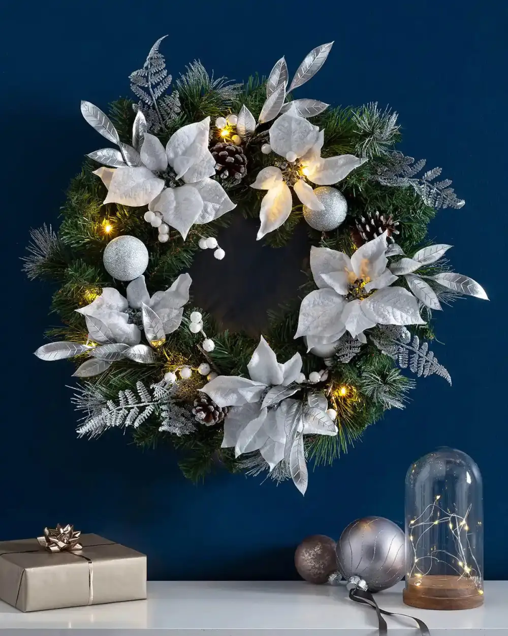 Pre-Lit Decorated Wreath