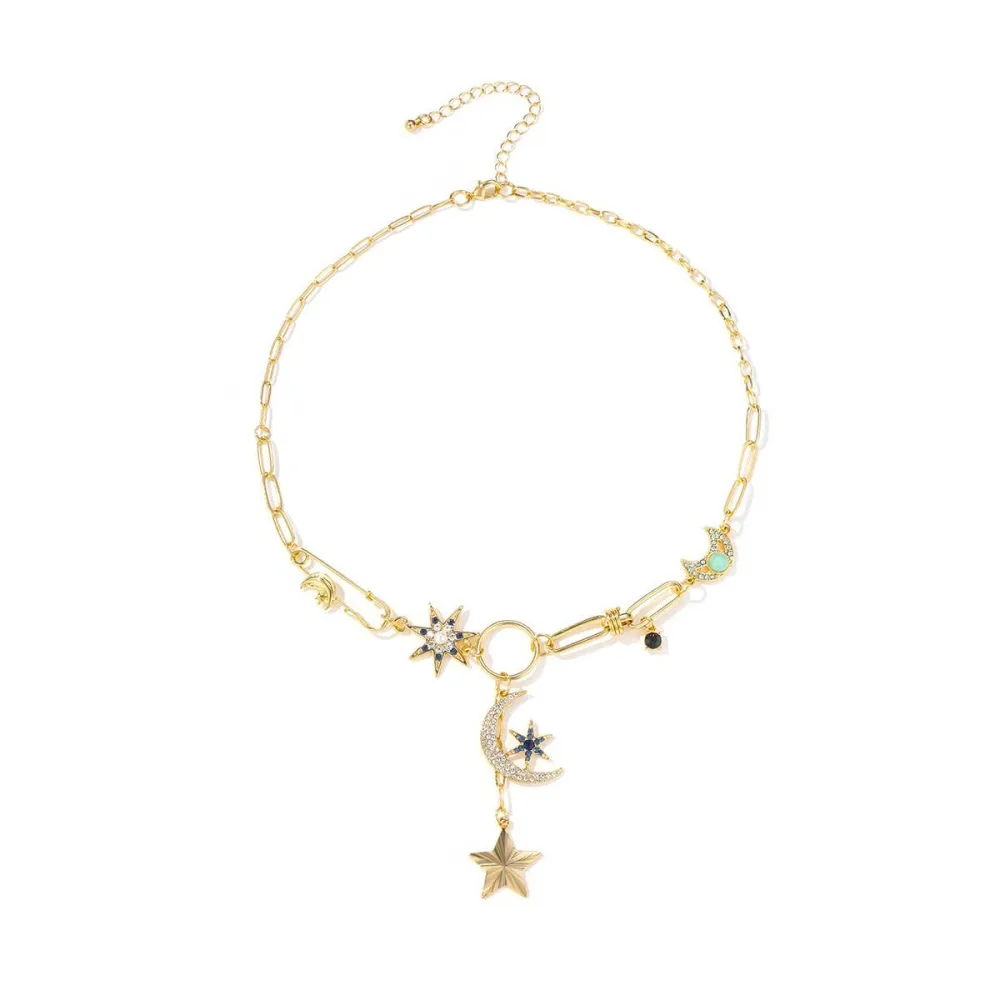 Compact Rhinestone Pendant Necklace