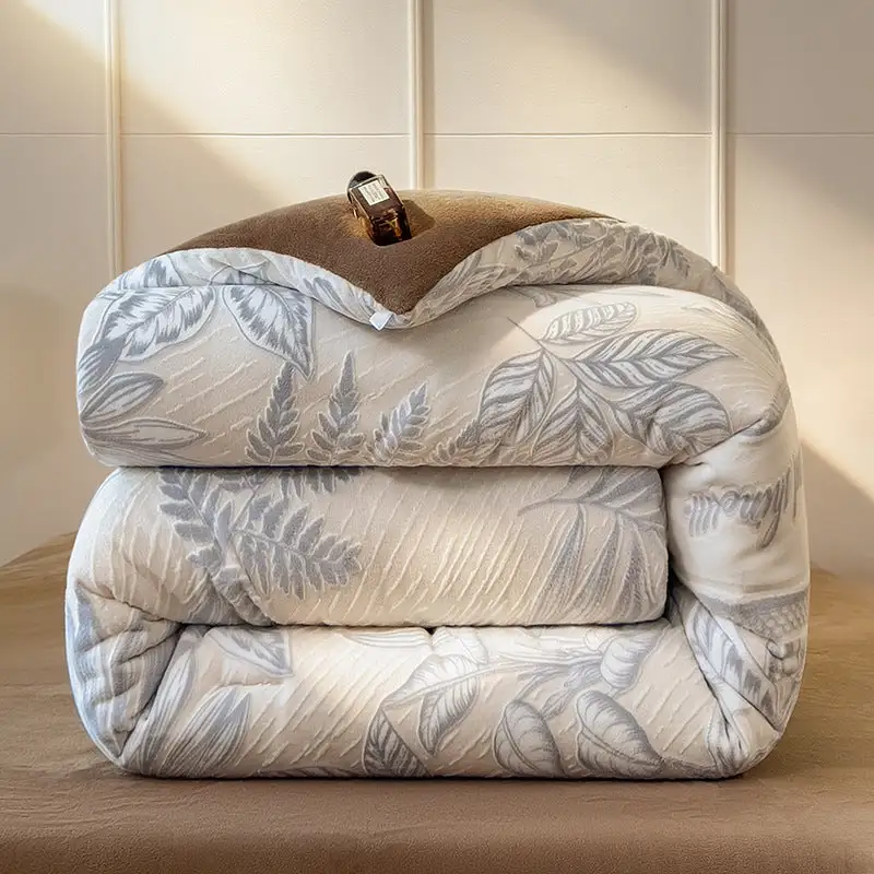 Jacquard Comforter Quilt In Velvet