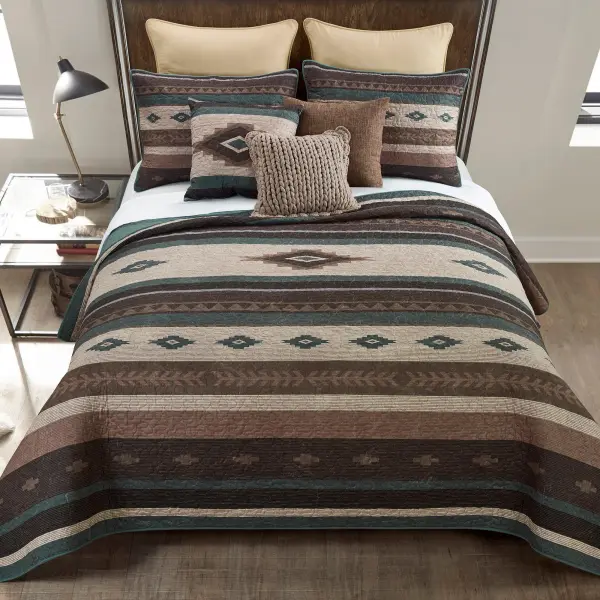 Expressive Quilted Geometric Quilt Set