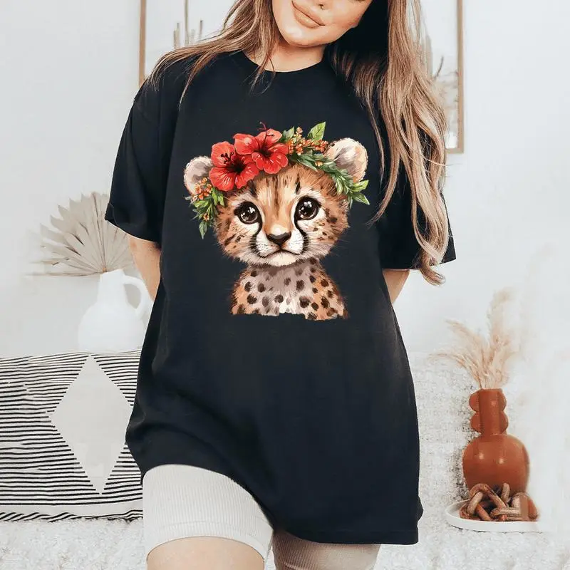 Cute Cheetah With Flower Crown Women's Oversized Comfort T-Shirt