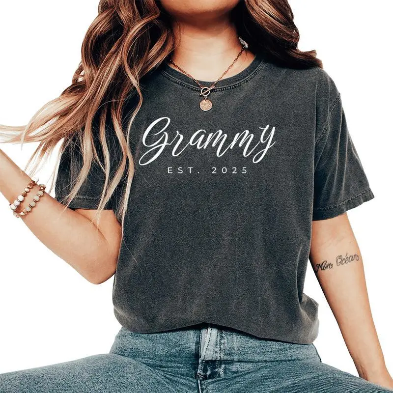 Grammy Grandma Est 2025 Women's Oversized Comfort T-Shirt