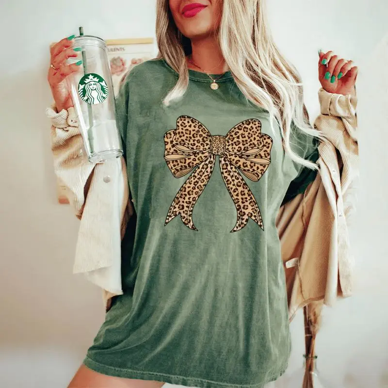 Coquette Bow Leopard For Girls Aesthetic Trendy Girly Women's Oversized Comfort T-Shirt