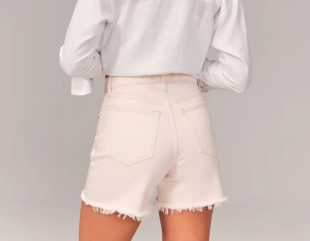 Blanco Hueso Everyday Shorts