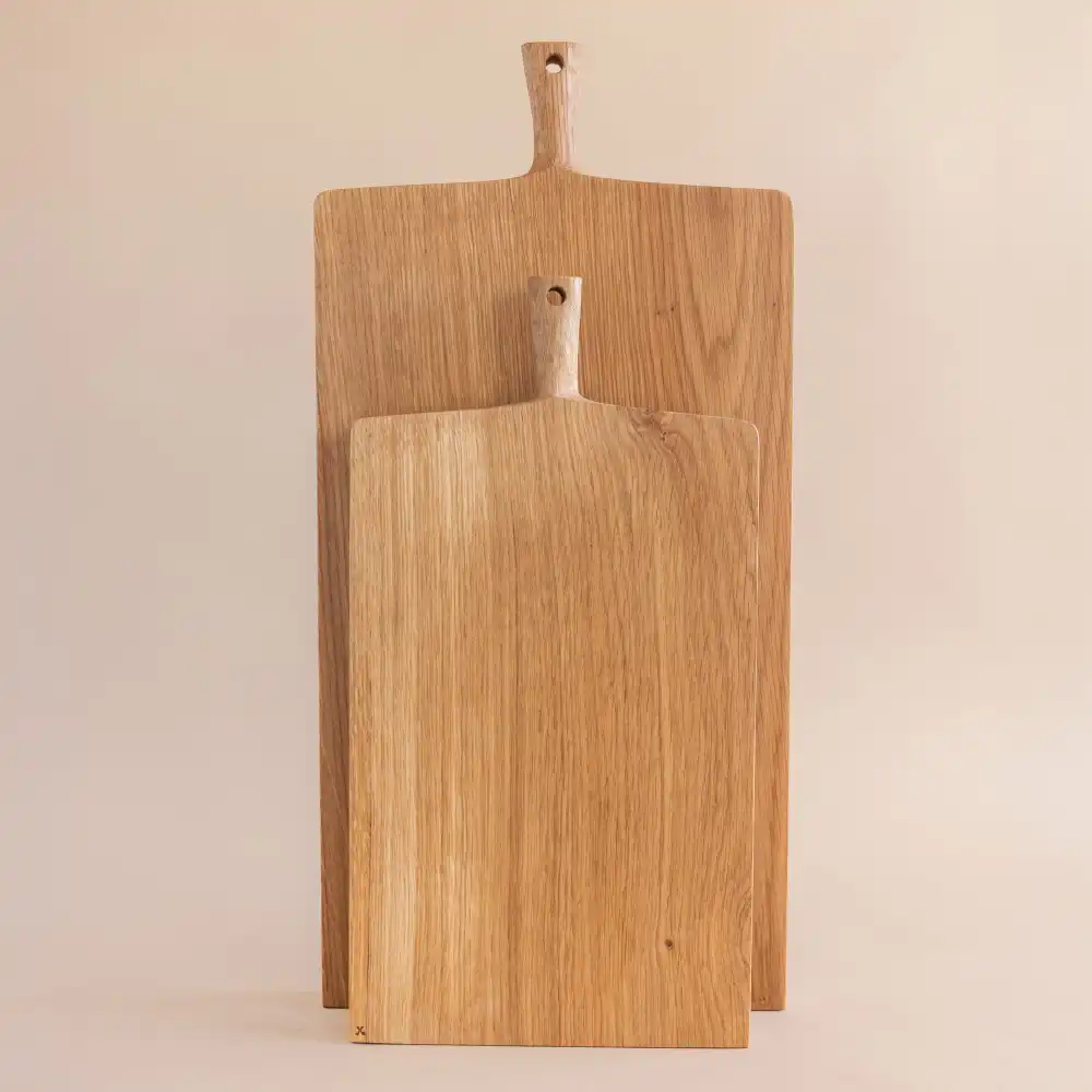 Carved Handle Oak Cutting Board