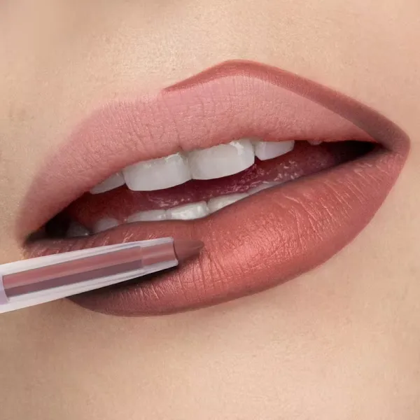 Long-Lasting Lip Pencil