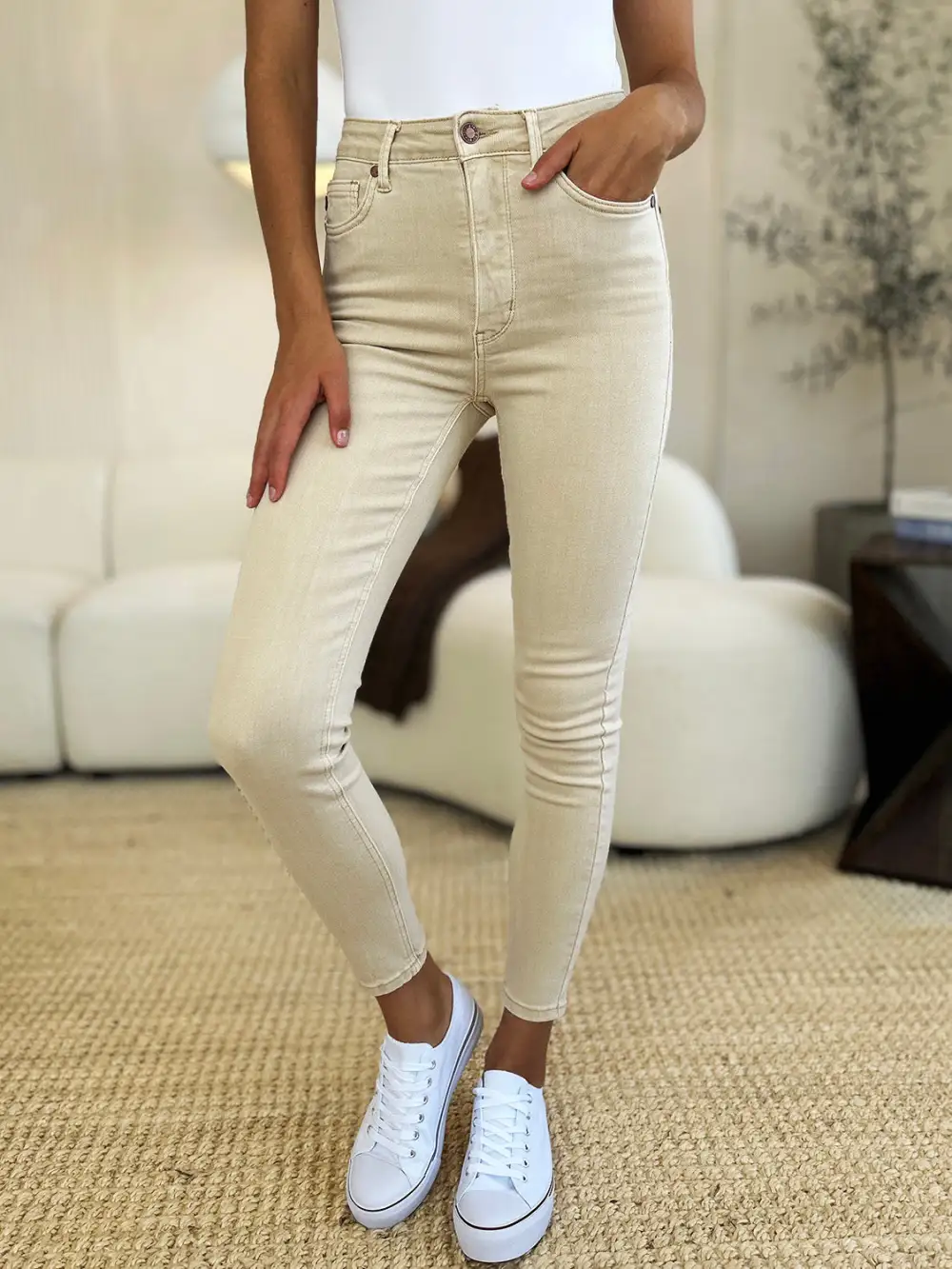 Easy-Fit Modern Comfort-Fit Jeans
