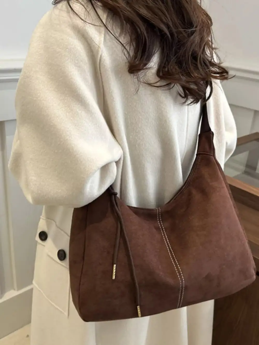 Minimal Look Crossbody Bag