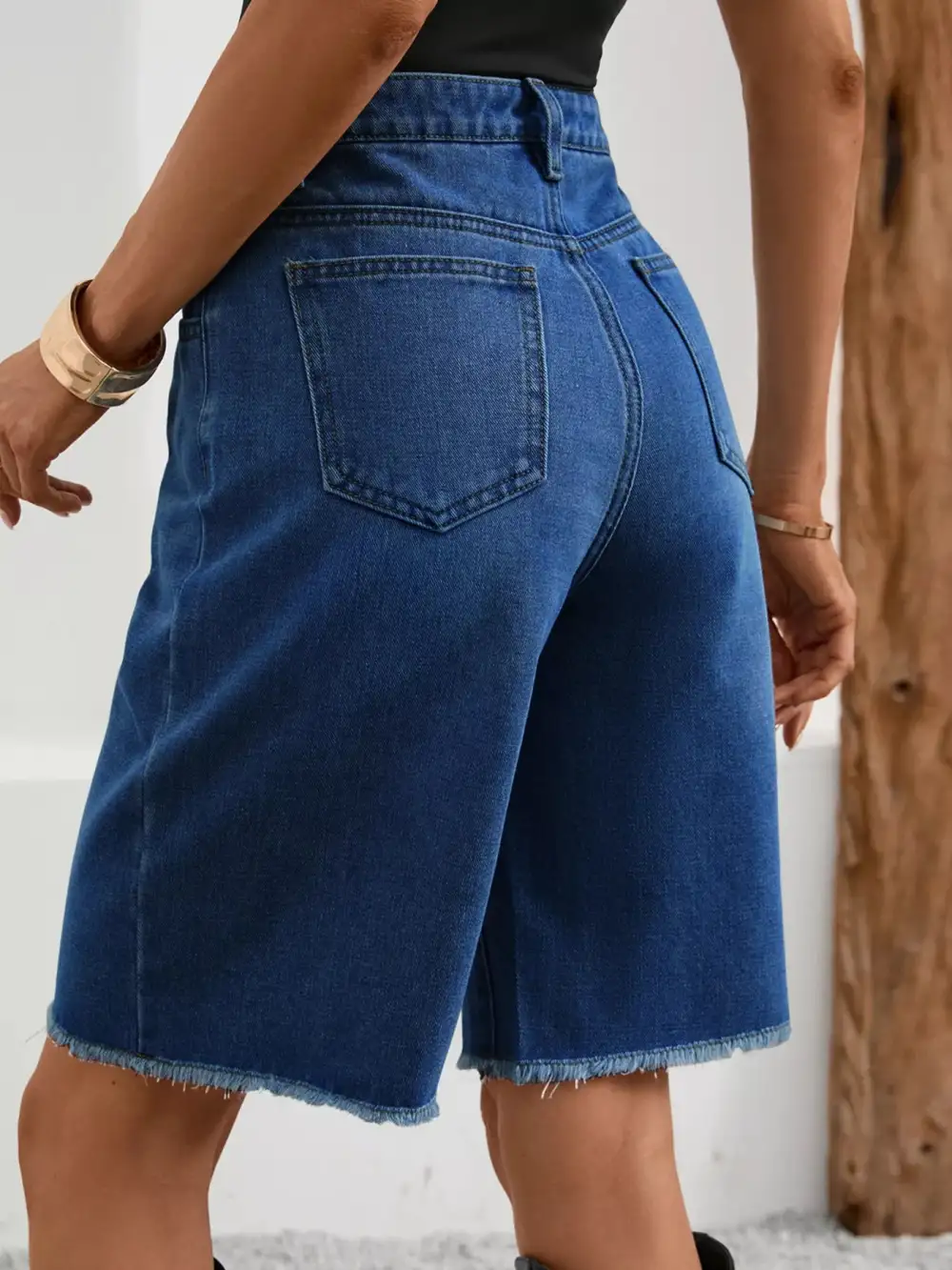 Clean Front Frayed Hem Shorts