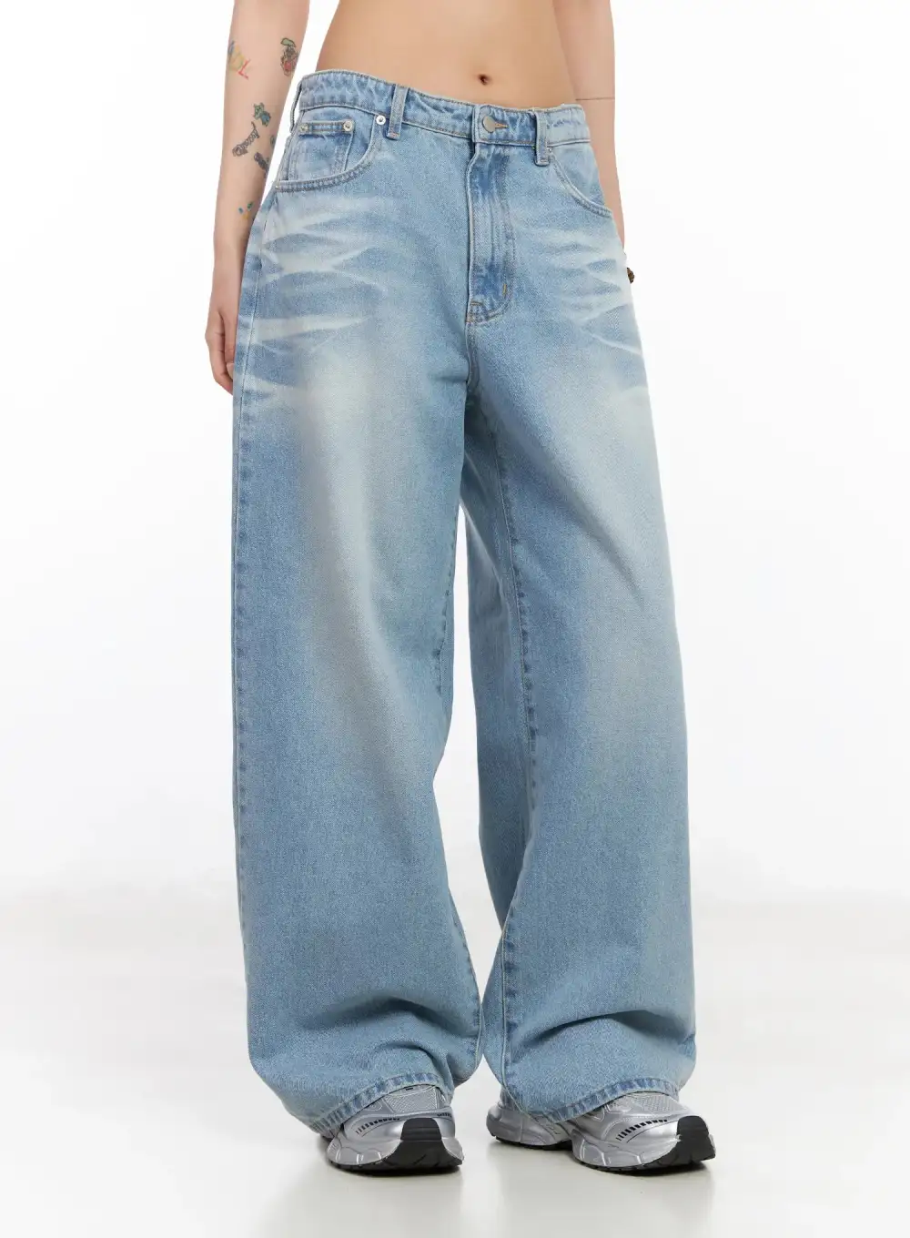 Contemporary Vintage Wash Wide-Leg Jeans