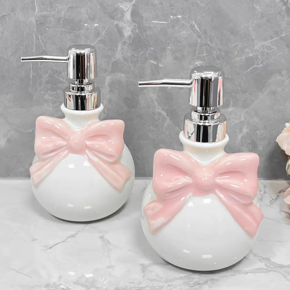 1 Pcs Cute Bow Soap Dispenser