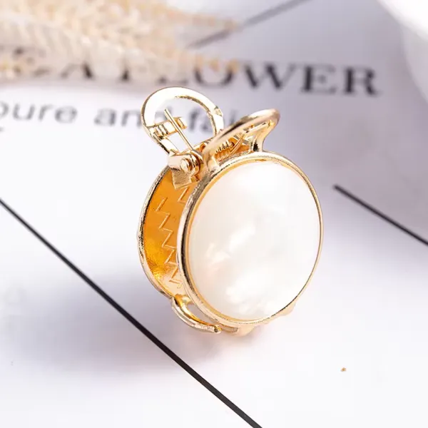 Elegant Round Pearl Hair Claw