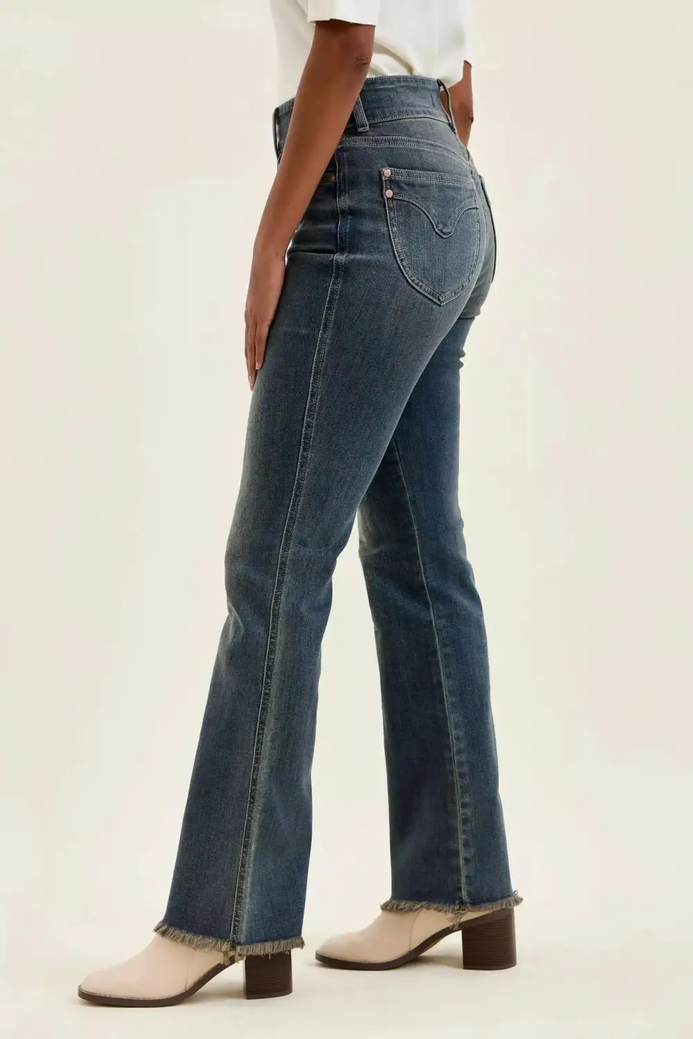 High Waist Frayed Hem Vintage Style Cropped Pocketed Denim Jeans