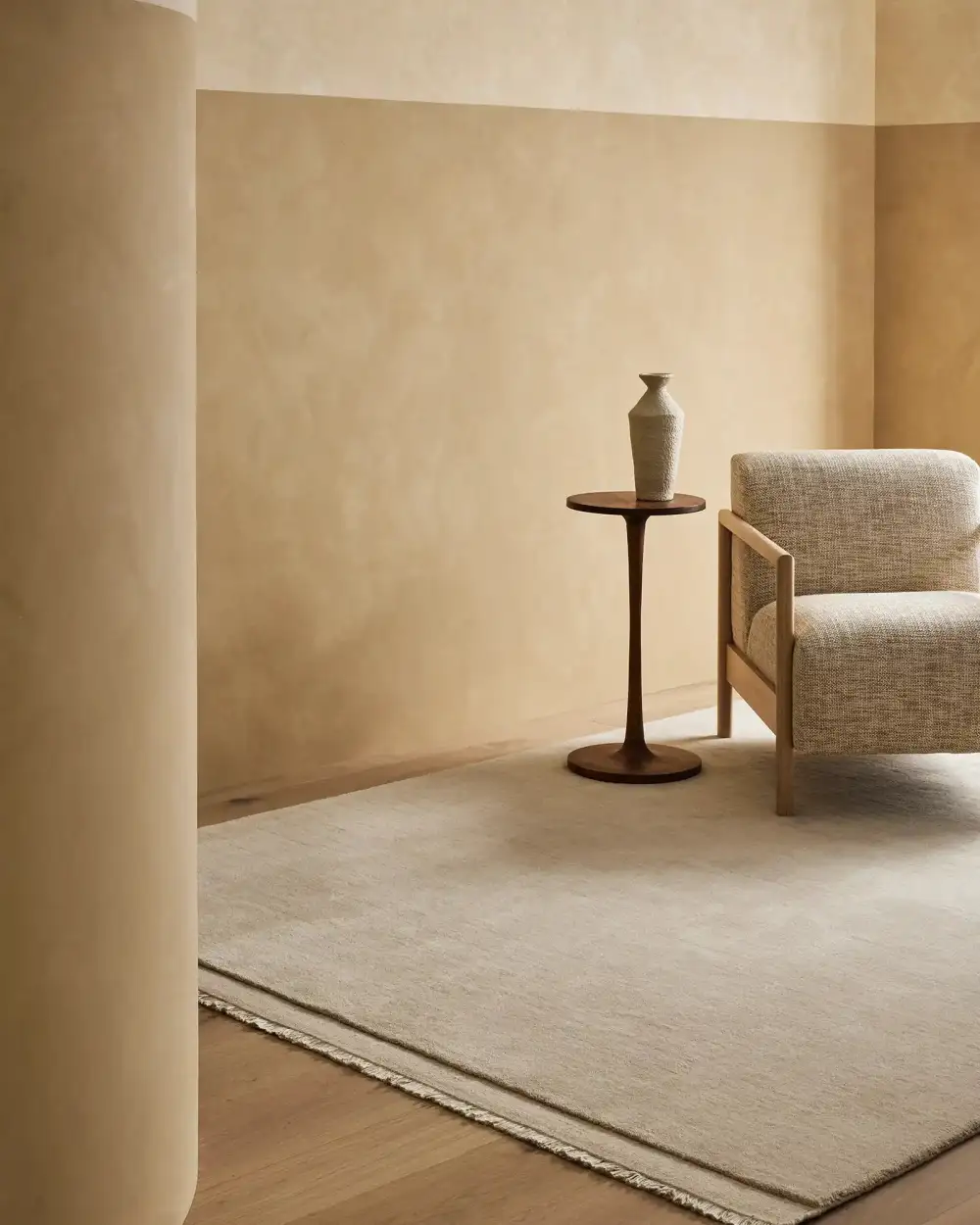 Wool Bordered Contemporary Balanced Area Rug
