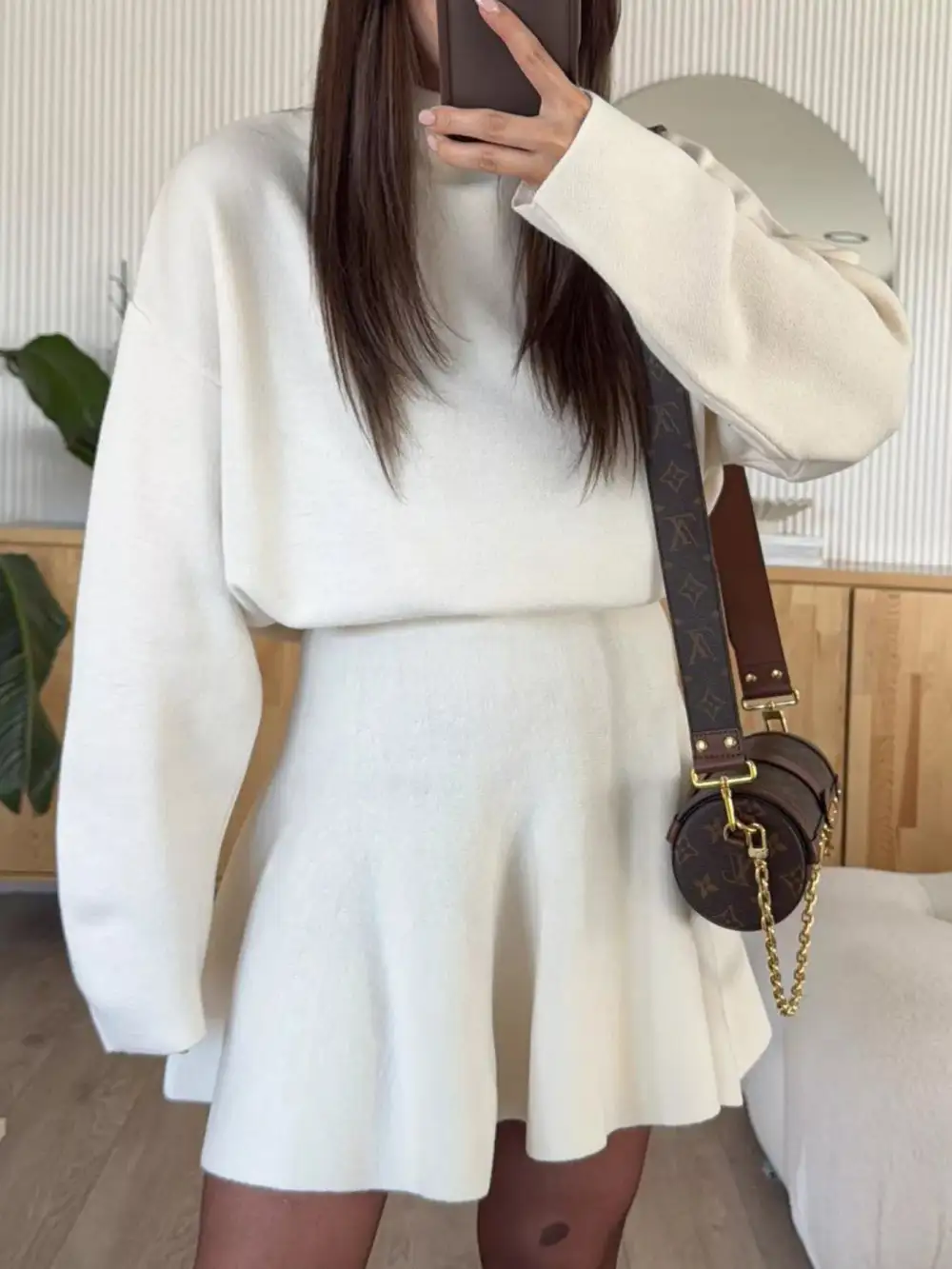 Bouncy Sweater Round Mini Dress