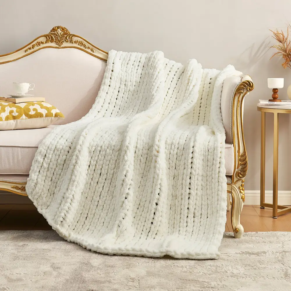 Solid Chunky-Knit Chunky Throw Blanket