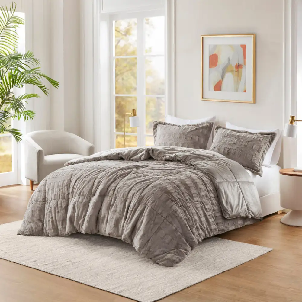 Plush Faux Fur Comforter Set