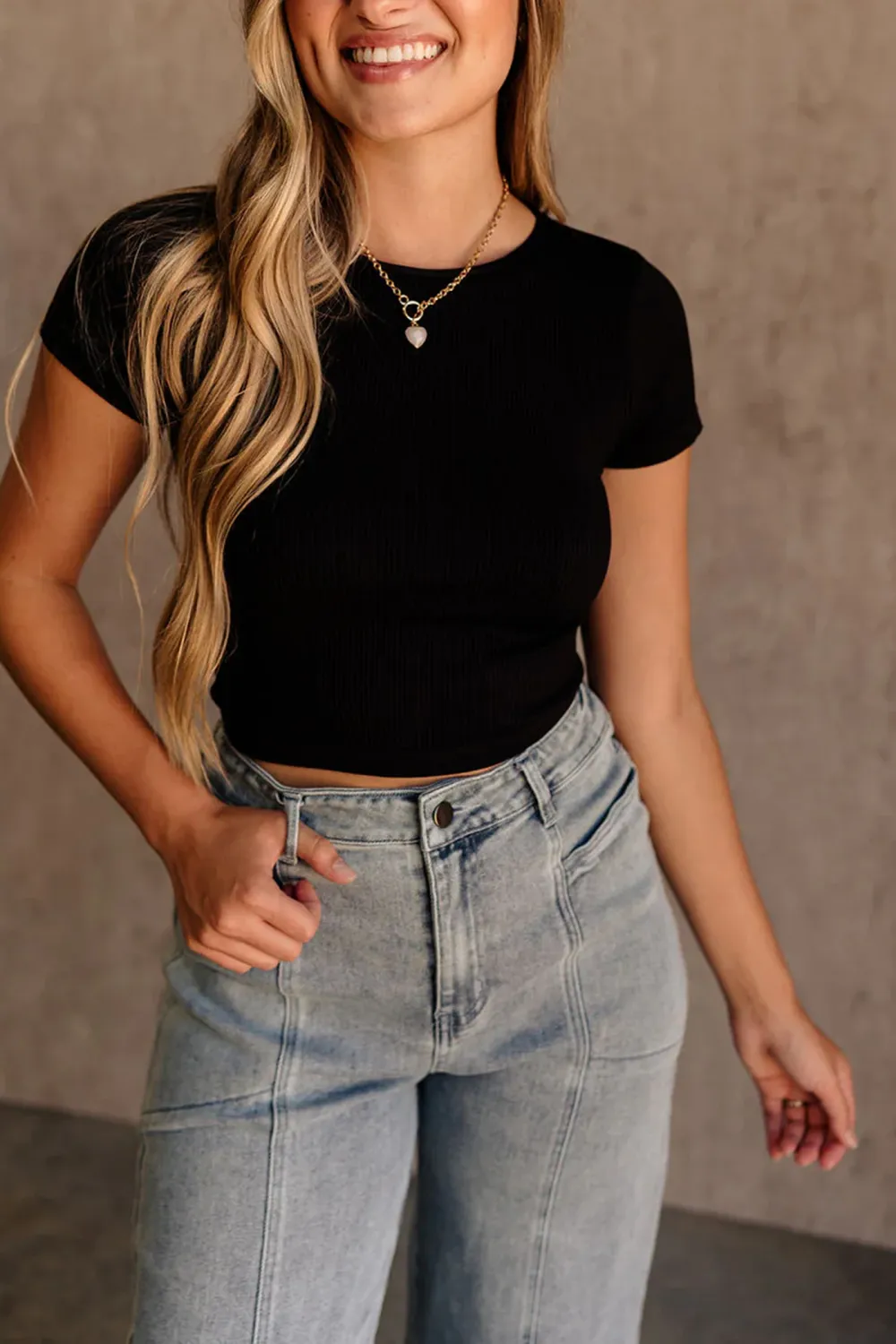 Ribbed Round Neck Cropped T-Shirt