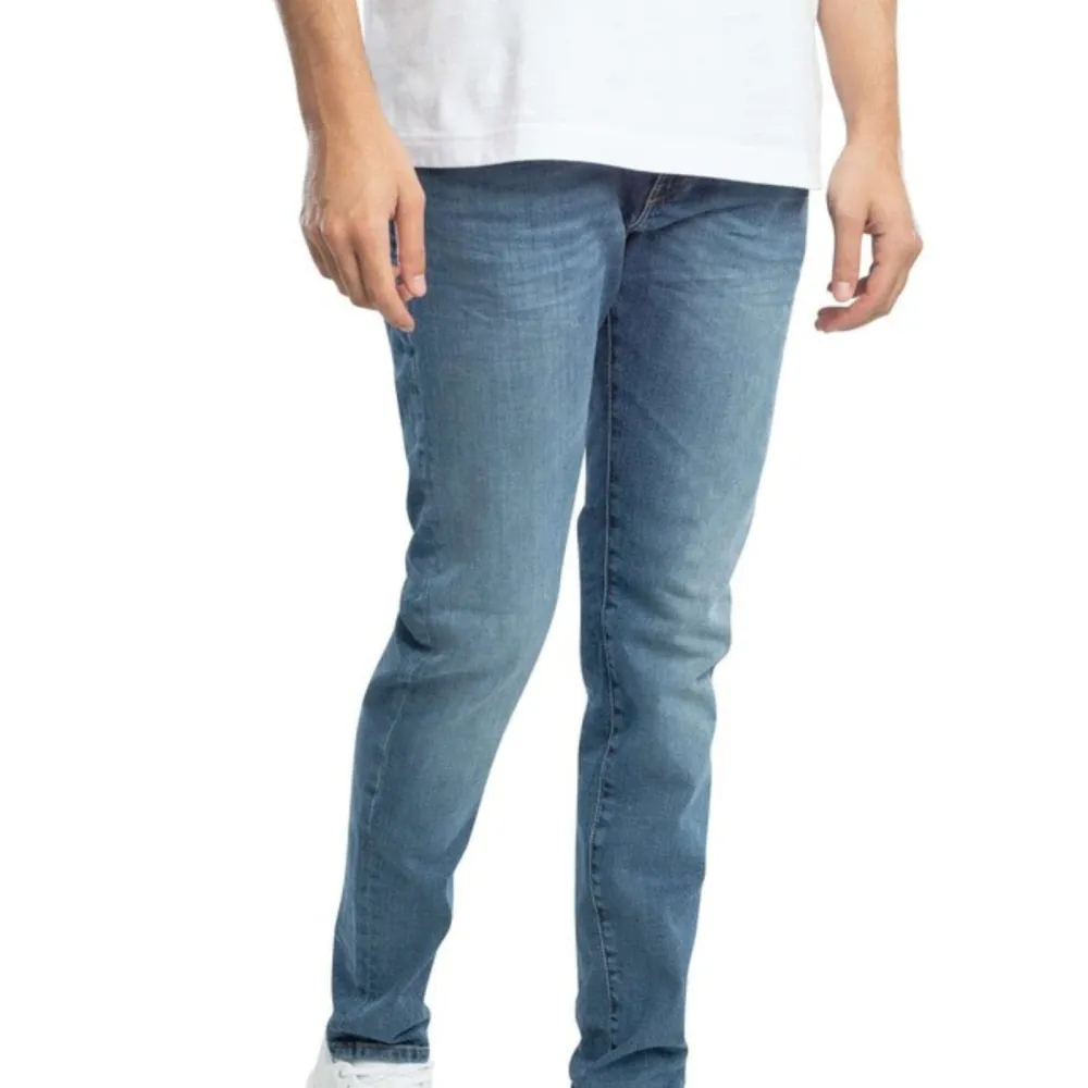 Modern Relaxed-Fit Denim Jeans