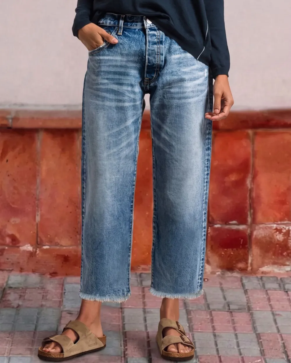 Relaxed Raw-Hem Cropped Straight Jeans