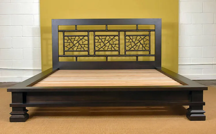 Classic Web Pattern Platform Bed