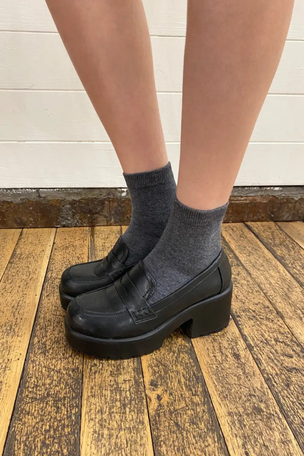 Smooth Dark Ankle Socks