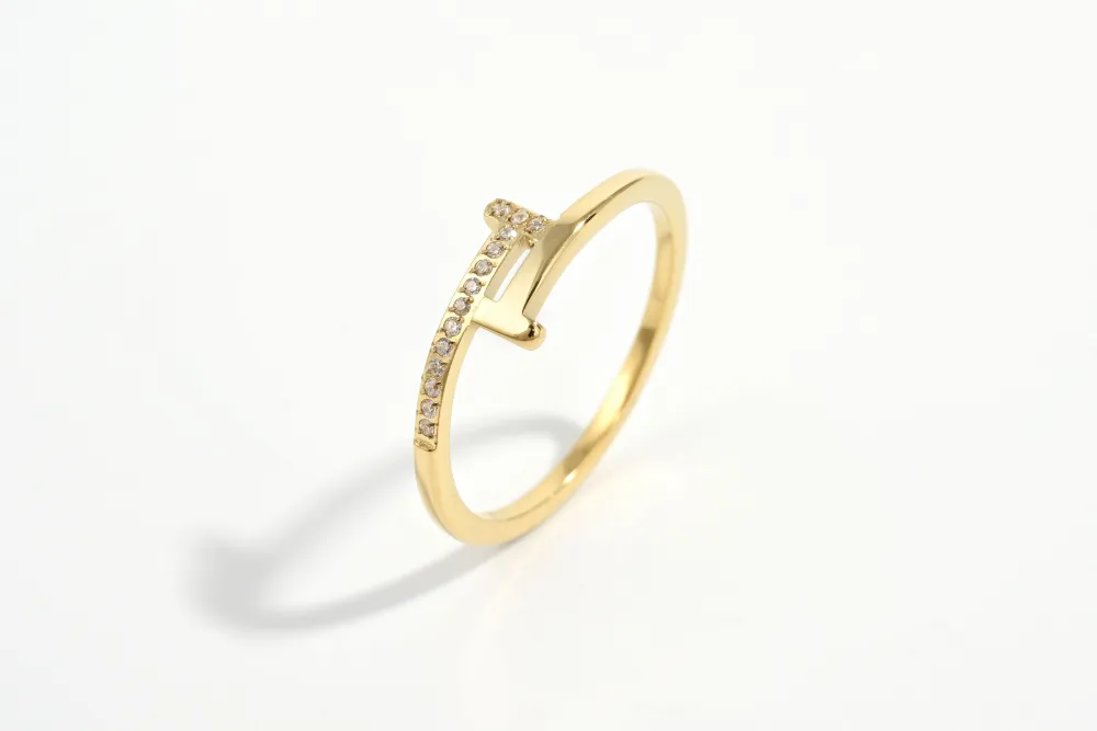 Clean-Edge Minimal Everyday Fashion Ring