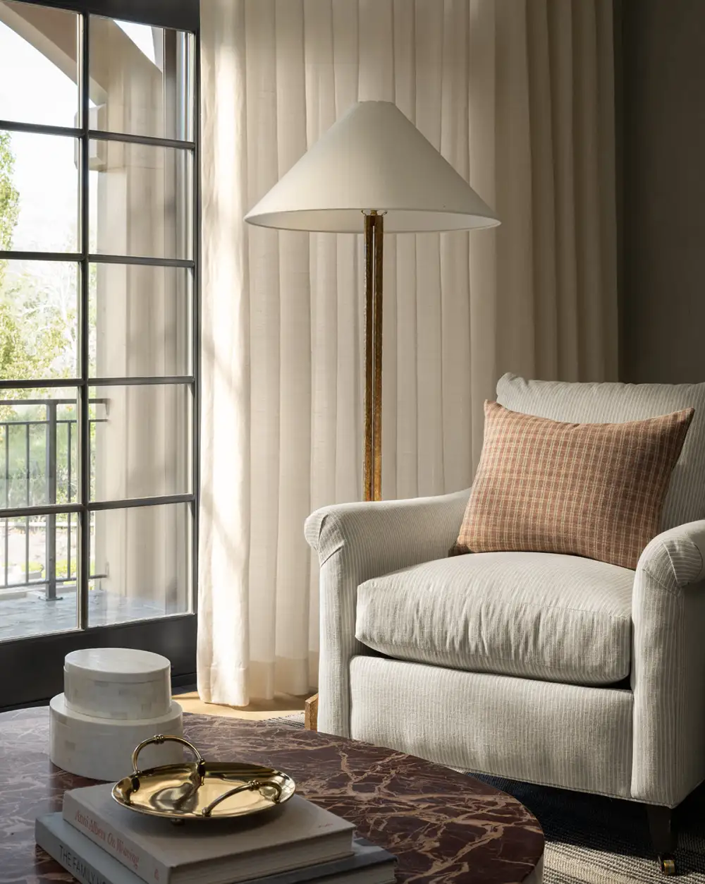 Everyday Traditional Lounge Chair