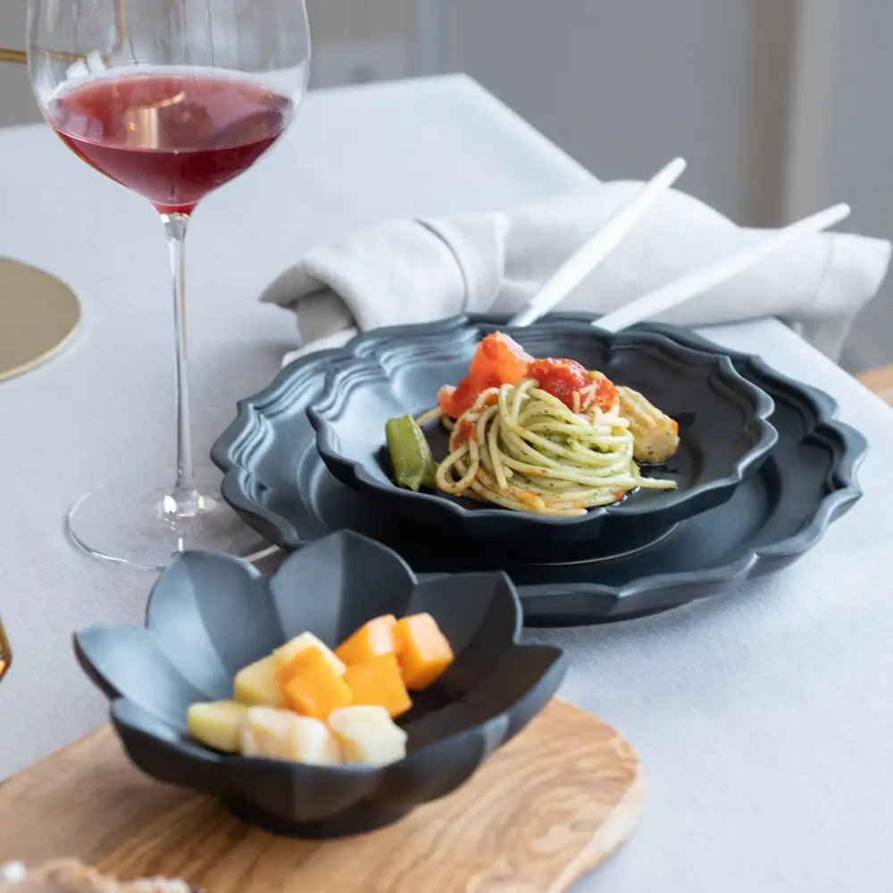 Floral Flower-Shaped Dinner Plate