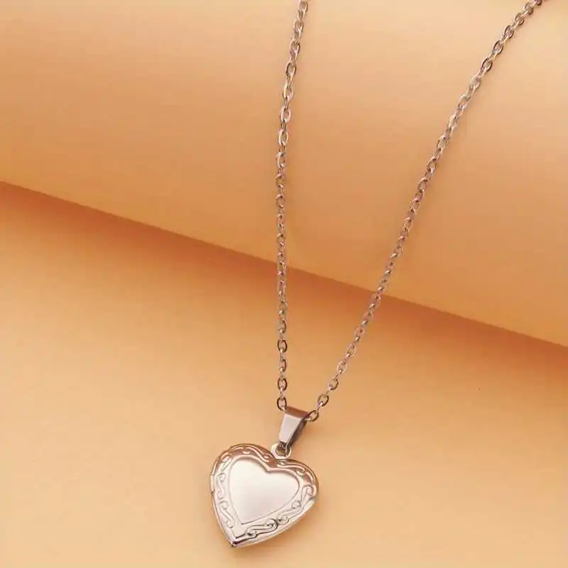 Women's Heart Photo Locket Pendant Necklace Lobster Claw Closure