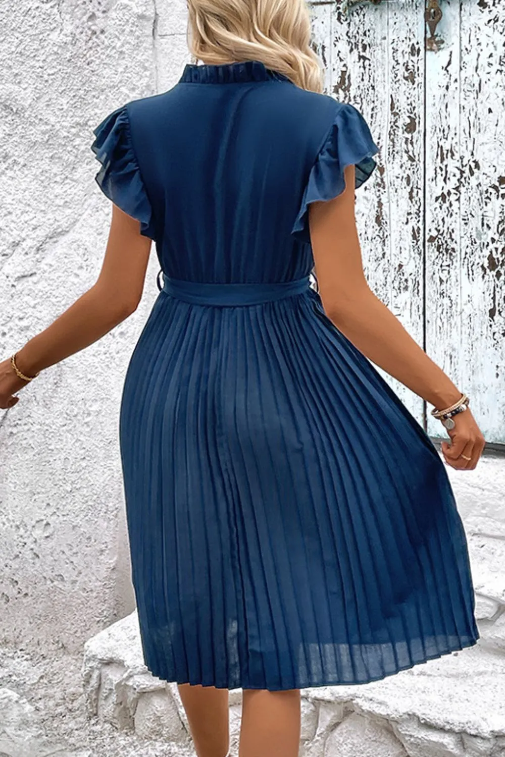 Relaxed Tie Detail Pleated Dress
